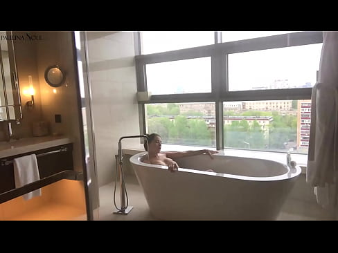 ❤️ Tremenda babe Passionately jerking off its pussy in u bagnu ️❌ Cazzo à noi ❌️❤